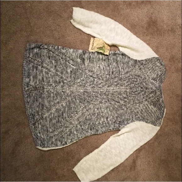 🎉Host Pick🎉Crochet Back Hi-low 3/4 Sweater - Picture 7 of 8